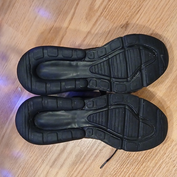 Nike Air Max 270 Streetwear/Lifestyle Athletic Shoes Size 7 Youth/8.5 Women - Picture 11 of 11